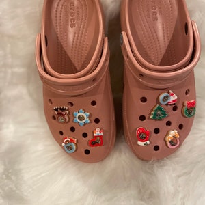 Holiday snow globe shoe charm