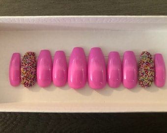 Pink bubble gum caviar press on nails