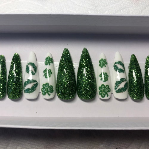 Emerald Green Press on Nails | Etsy