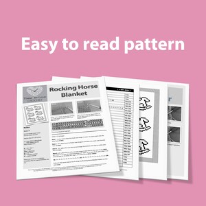 Puede incluir: Patr&oacute;n de crochet en blanco y negro para una manta de caballo de balanc&iacute;n. El patr&oacute;n incluye instrucciones y diagramas para tejer la manta. El patr&oacute;n se titula "Rocking Horse Blanket" y es de "Time to Love Crochet".