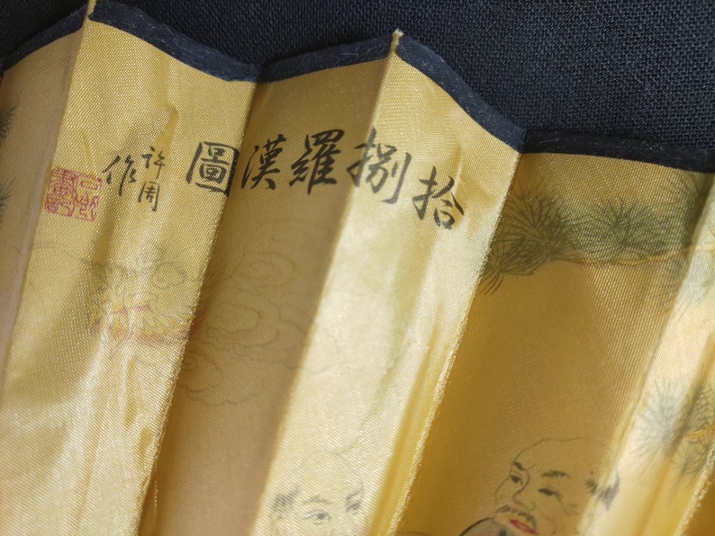 Elegant Vintage Chinese Bamboo Ribs Fabric Folding Hand Fan Eighteen Disciples of the Buddha Painting