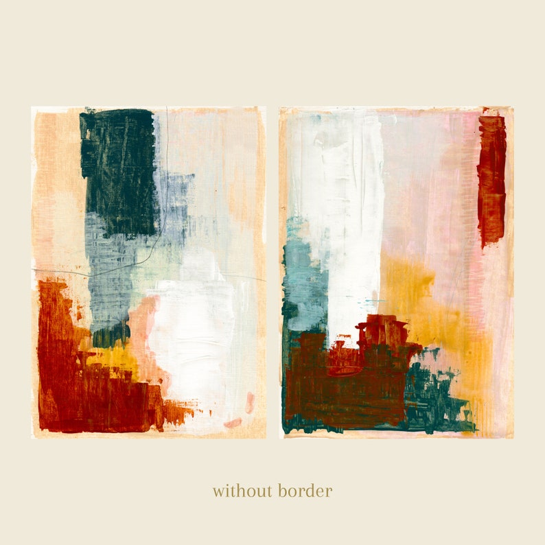 Op de afbeelding: Twee abstracte schilderijen in moderne stijl. De schilderijen zijn op canvas met een beige achtergrond. Het linker schilderij heeft een mix van groene, blauwe, rode en gele verf. Het rechter schilderij heeft een mix of rode, oranje, gele en blauwe verf.