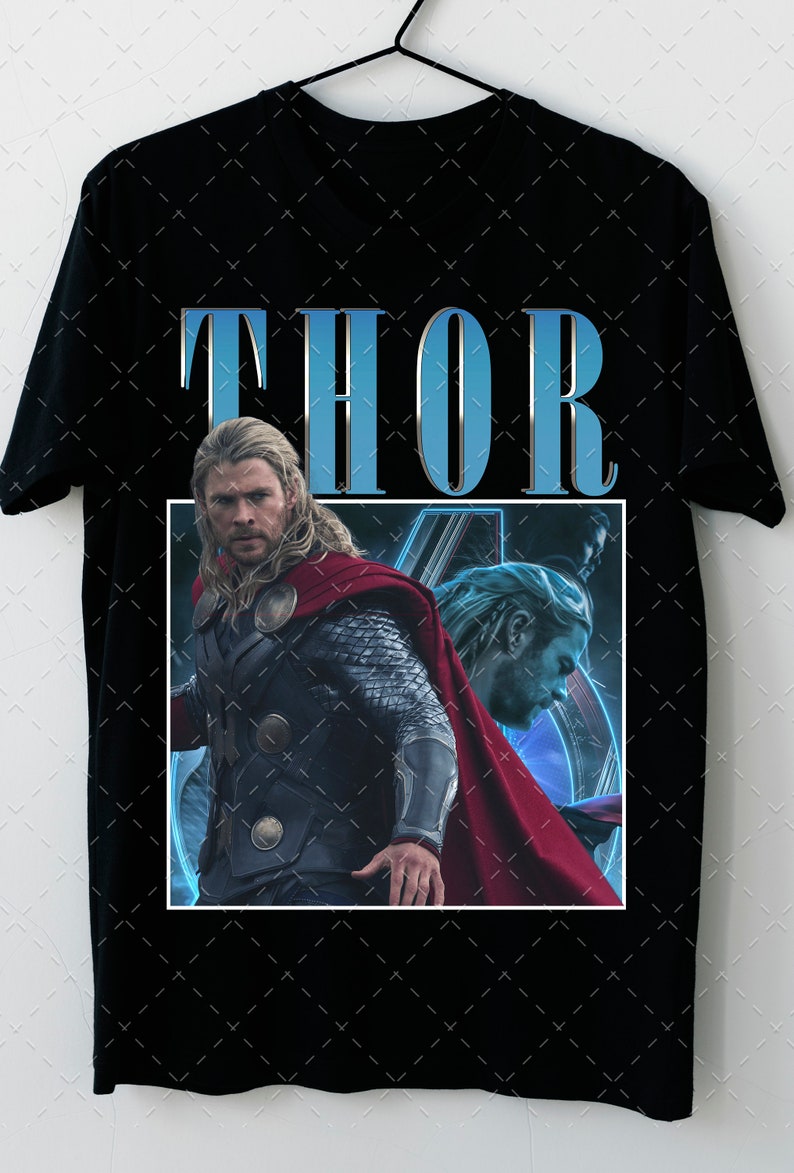 chris hemsworth in t shirt