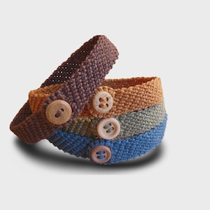 Bracciale Macramè Marrone Scuro Classico | Gioiello Neutro Unisex Essenziale | Bottone Legno Surf Impermeabile Fatto a Mano