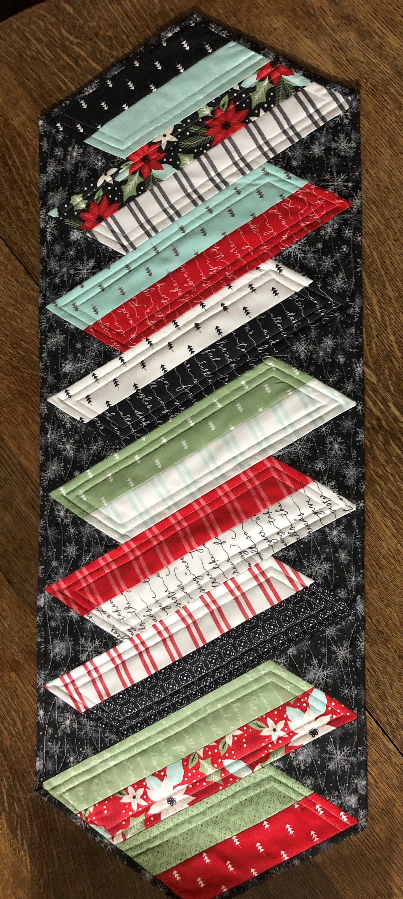 Snow Mountain Quilted Table Runner GFTOHD5730 main image 1