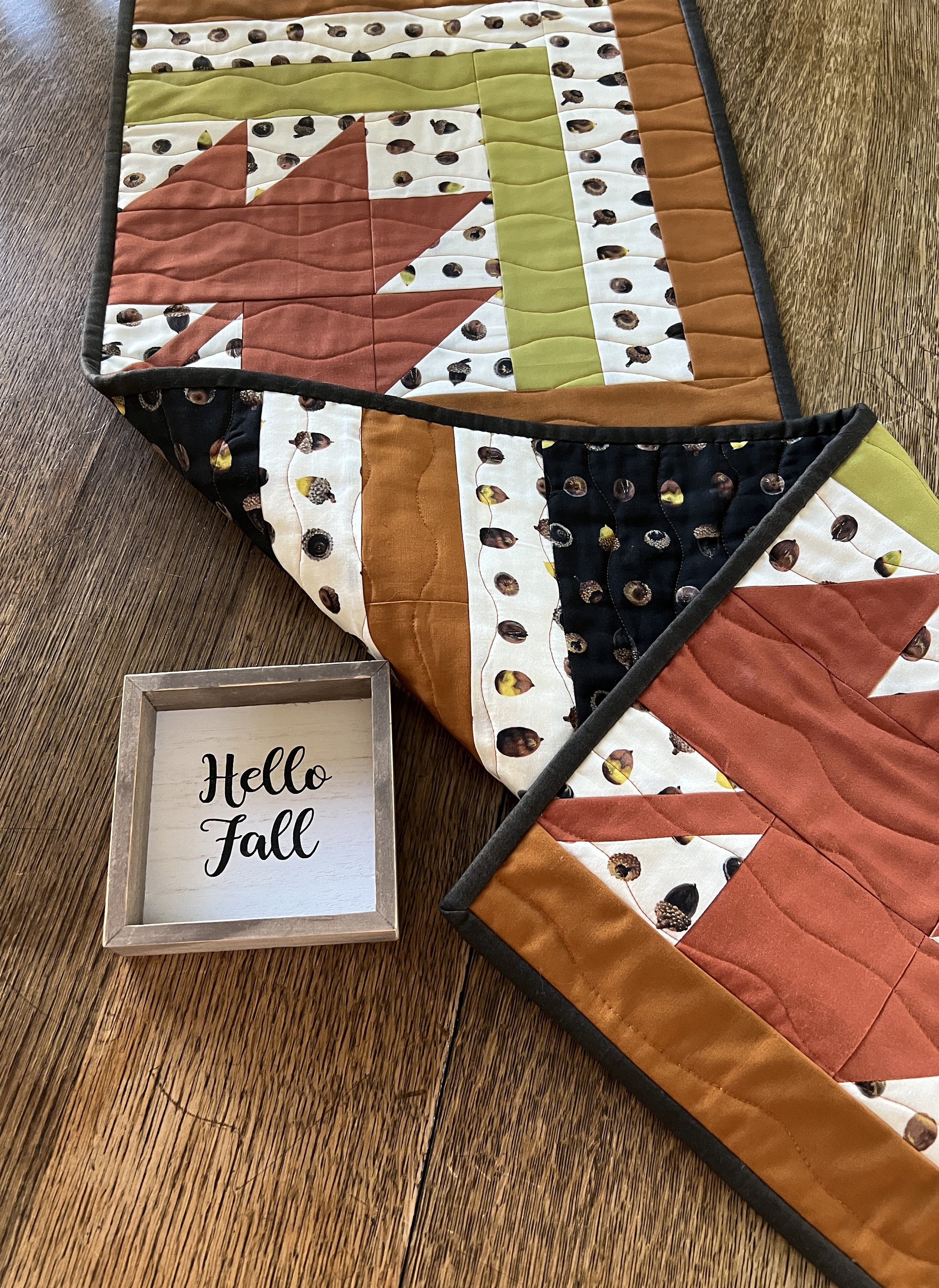 Quilted Fall Leaves Table Runner - Etsy