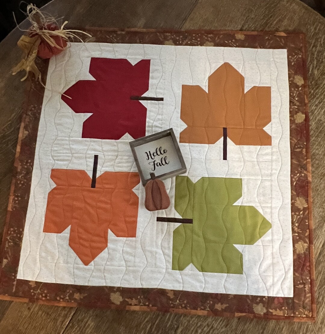 Quilted Spinning Leaves Table Runner - Etsy