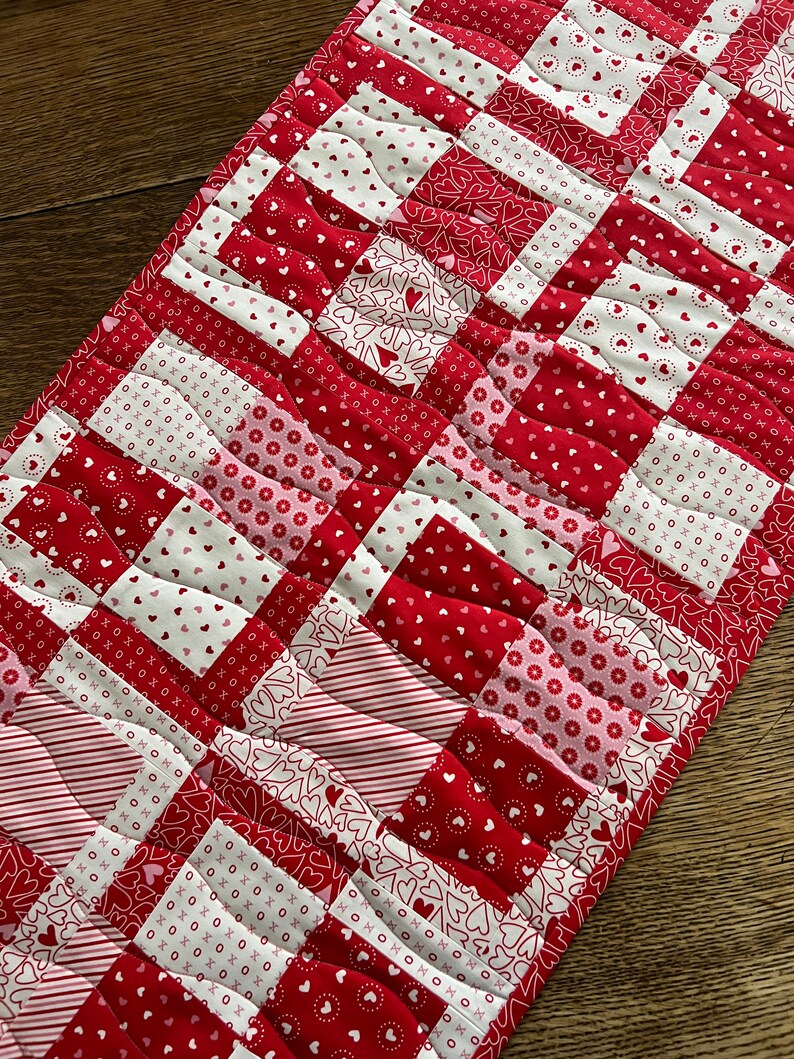 Blooming Love Quilted Table Runner NCU0DQQ0189