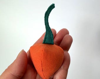 Peluche piment Habanero pour enfants qui joue à la cuisine - Fait main avec du tissu orange recyclé