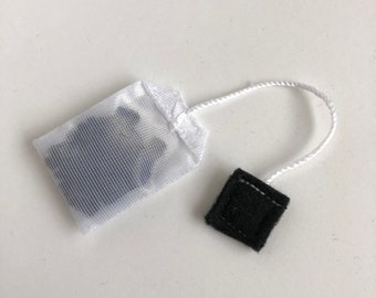 Mini sachet de thé factice - Jouet recyclé en maille et polaire, noir