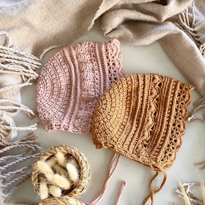 Crochet pattern Lovely Bonnet, English US Terms