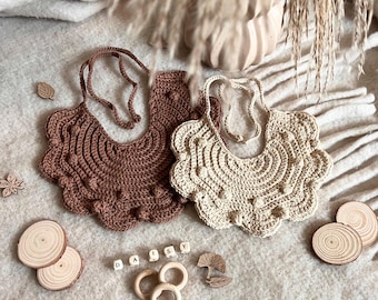 Crochet Daisy Bib Pattern: Baby Bandana Drool Bib (PDF Download, US Terms)