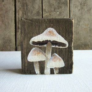 Peinture miniature sur bois Champignons sucrés Art original fait main de champignon, art de champignon vénéneux rustique minuscule de Cottagecore, peinture d'amant de champignon image 3