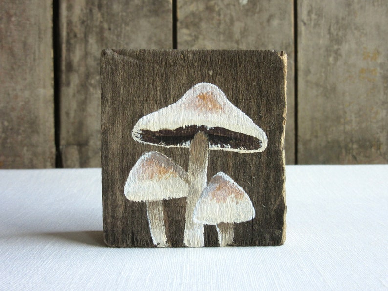 Peinture miniature sur bois Champignons sucrés Art original fait main de champignon, art de champignon vénéneux rustique minuscule de Cottagecore, peinture d'amant de champignon image 1