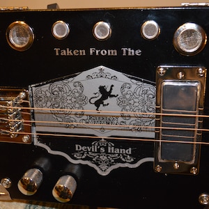 Esteban Carreras &quot;Devil&#39;s Hand&quot; Cigar Box Guitar - Right Handed CBG