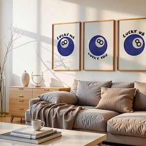 Lucky Me Lucky You Lucky Us - 8 Ball Wand Kunst Trio, schrullige Digitaldrucke, verspieltes blaues minimalistisches Poster Set, Wandkunst digitaler Download