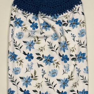 Crochet Top Kitchen Towel Blue Flowers / Floral