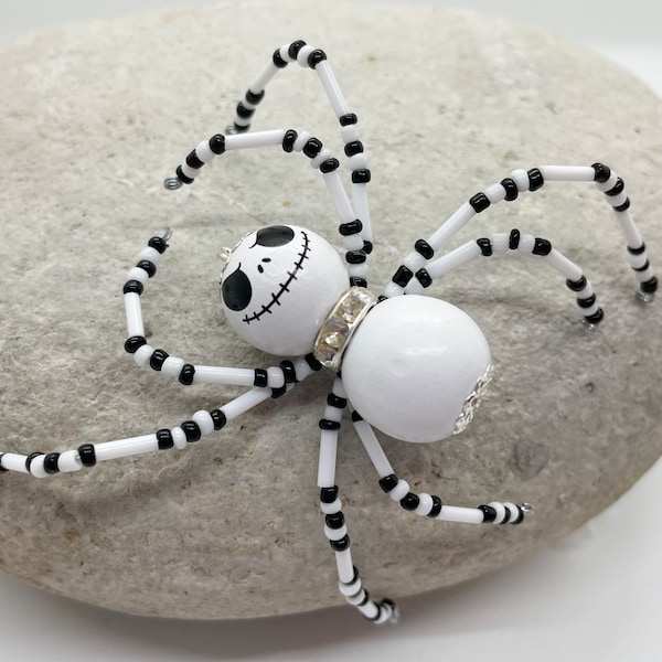 The Halloween Spider, hand beaded decorative keepsake / hanging decoration.