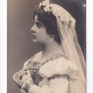 Felicitas Ceregioli, aktorka grająca Käthchen von Heilbronn z welonem ślubnym, stara niemiecka pocztówka