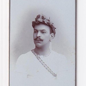 Gymnast with laurel wreath and ribbon, Swiss Visitfoto (Philipp & Ernst Linck, Zurich)