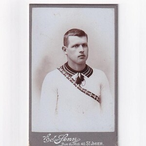 Gymnast with ribbon, Swiss Visitfoto (Edouard Senn, St. Imier)