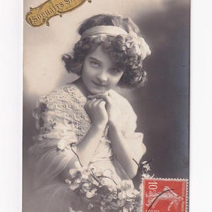 Mädchen (Grete Reinwald) mit Haarband und Spitzenkragen, antike deutsche Postkarte, 1911 versendet