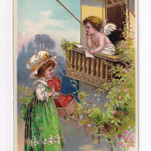 Cupidon sur le balcon et fille vendeuse de cœurs, carte postale allemande ancienne, envoyée en 1910