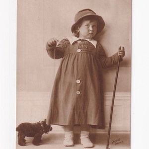 Prinz Alexander Ferdinand von Preußen mit Stoffbär, antike deutsche Postkarte, Foto von Ernst Sigfrid Sandau (Berlin)