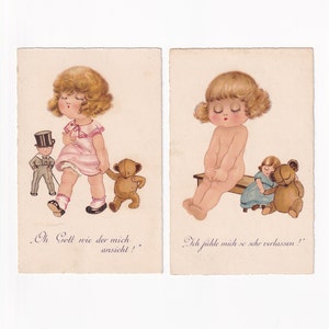 Par de cartões postais vintage: menina com ursinho de pelúcia e boneca