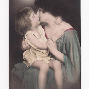 Madre e hijo: la felicidad de la madre, postal alemana antigua
