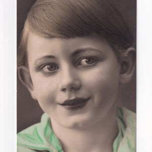 Porträt eines Jungen, antike deutsche Postkarte,  Fotografie