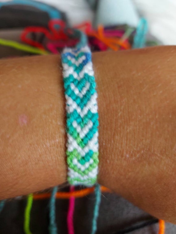 19 Easy Friendship Bracelet Patterns for Beginners  Sarah Maker