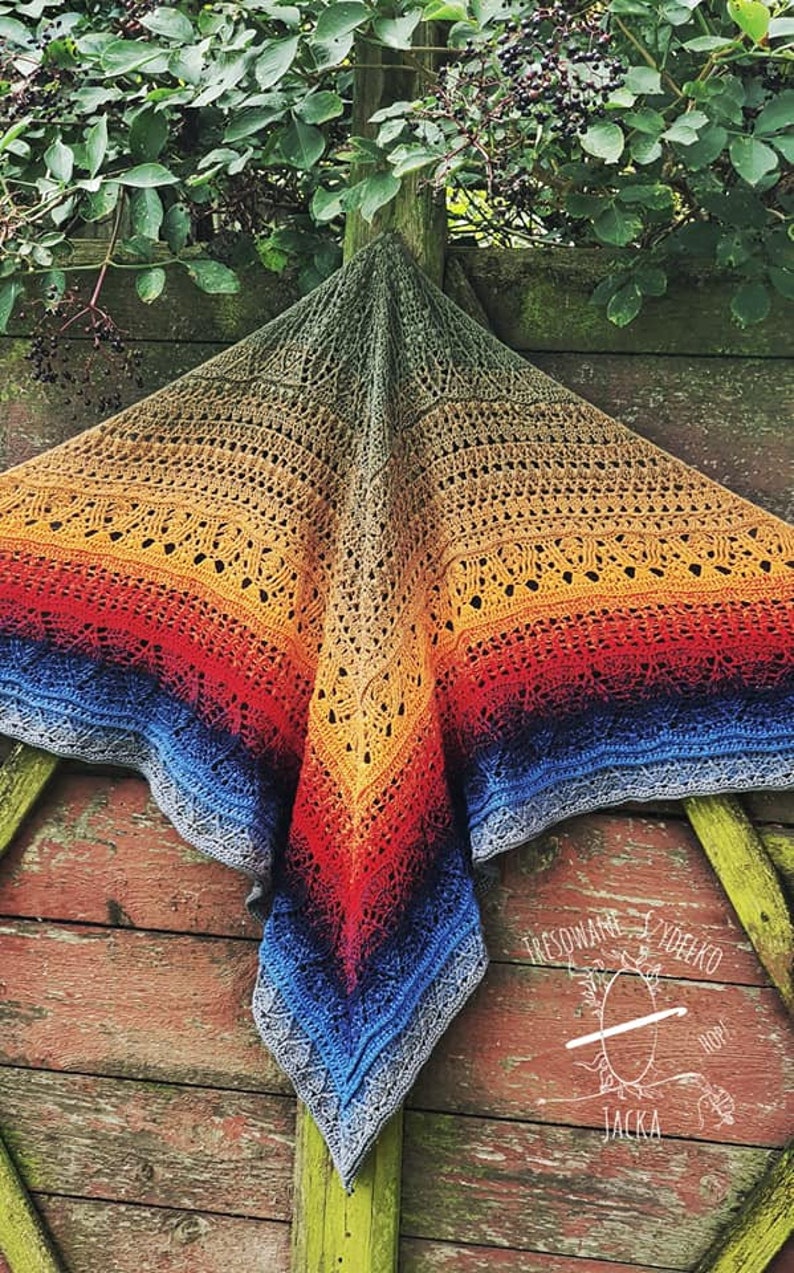 Crochet shawl pattern, crochet pattern, shawl pattern, digital pattern, charted pattern, crochet chart, triangle shawl, Defiti Shawl image 5