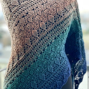 Patrón de crochet, patrón de triángulo, archivo pdf, patrón digital, patrón gráfico, chal de crochet, cuadrado de crochet, patrón de chal, patrón de cuadrado, Sirena