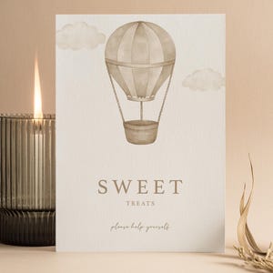 Süße Leckerei-Babyparty-Zeichen | Süßigkeiten Warenkorb | Süße Tafel | Heißluftballon-Babyparty | Auf auf und davon | Geschlechtsneutral | UA101