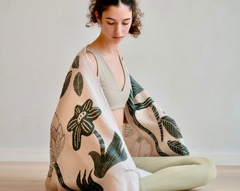 Muslin shawl, original illustration, eco friendly, digital print, muslin blanket, breathable, vacation wrap, yoga blanket, organic cotton