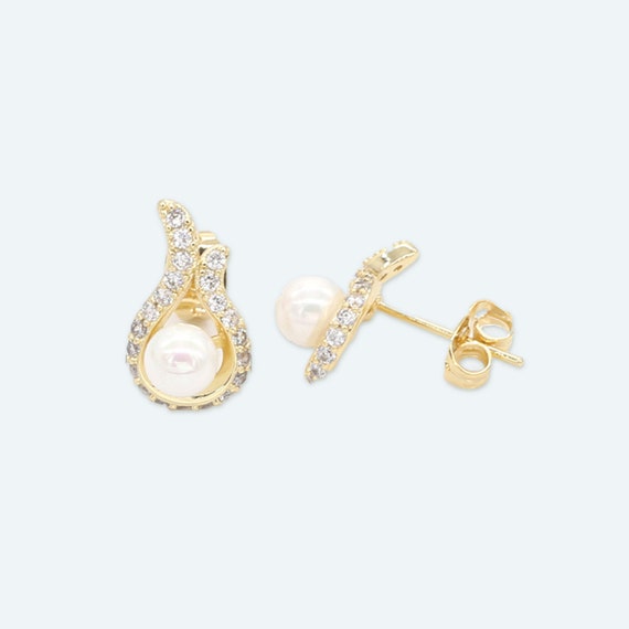 Wholesale stud earrings online