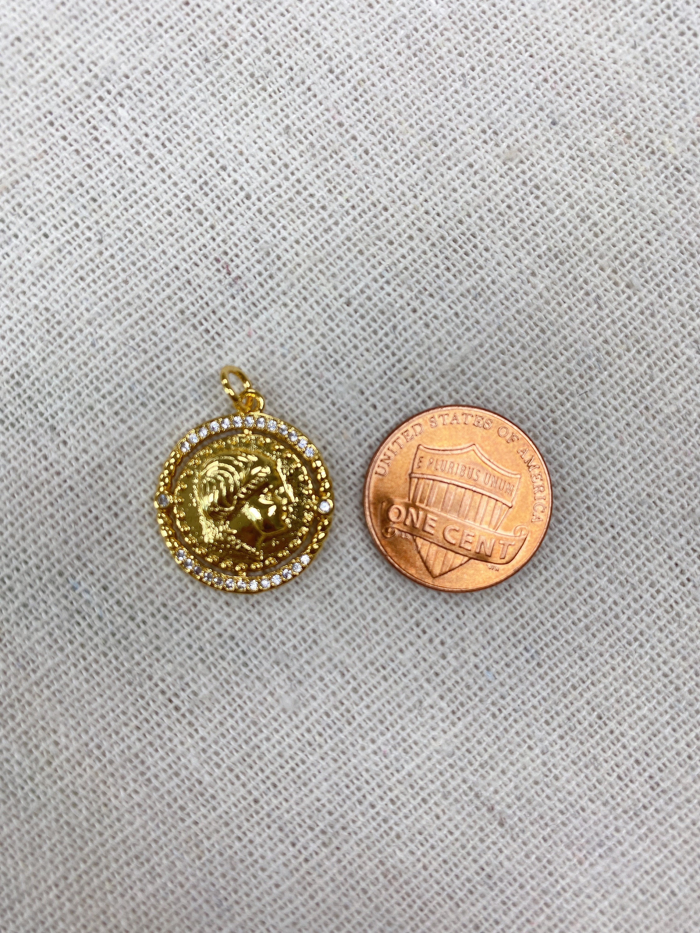 2pcs 23x18mm Wholesale Gold Plated Historic Coin Charm With