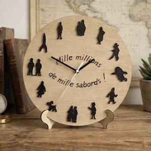 Orologio in legno - supporto da tavolo o da mobile - universo Tintin - fatto a mano - regalo - compleanno - decorazione - collezione - personaggi dei fumetti
