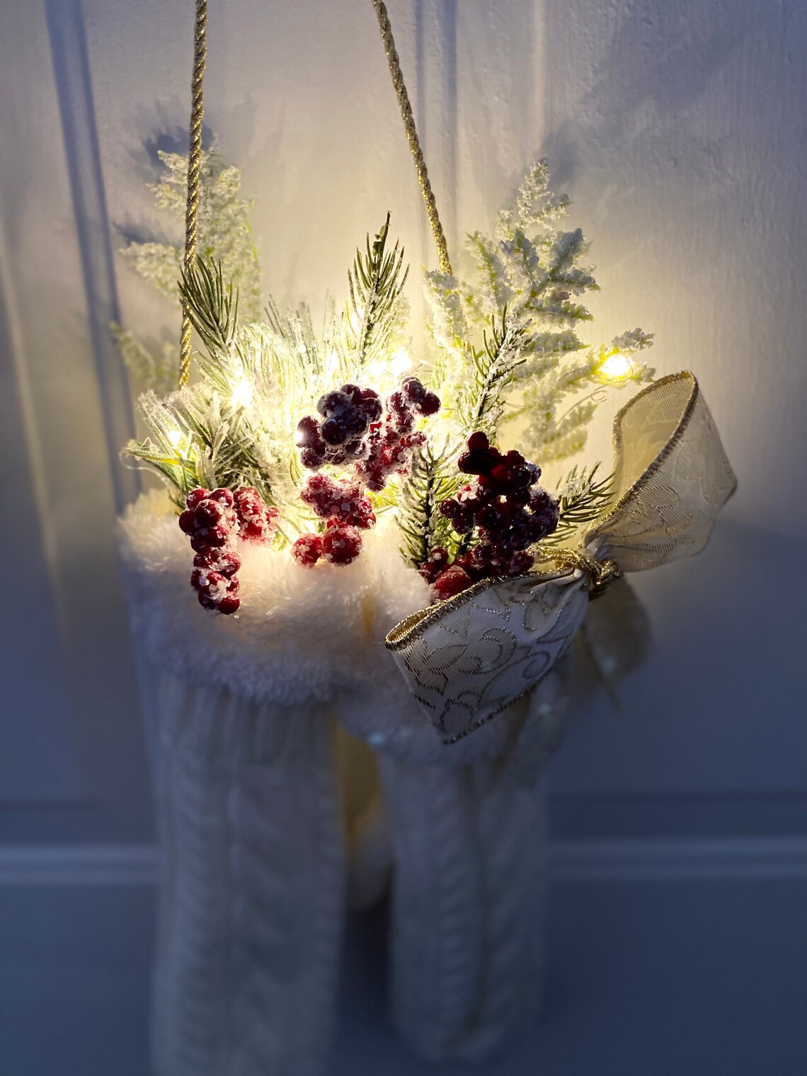 Lighted Hanging Mittens door Hangerled Lightswinter Door Etsy