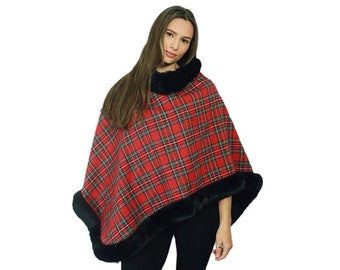 APPENA ARRIVATO! Il poncho autunno/inverno con design scozzese rosso ti mantiene caldo e accogliente Meravigliosamente elegante Taglia unica UK da 8 a 18 Stock limitato