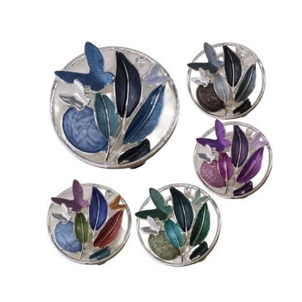 Broche magnétique dans le magnifique motif « Papillons sur feuilles » - 5 couleurs au choix | Féminine, pour les mariages ou pour toute occasion !