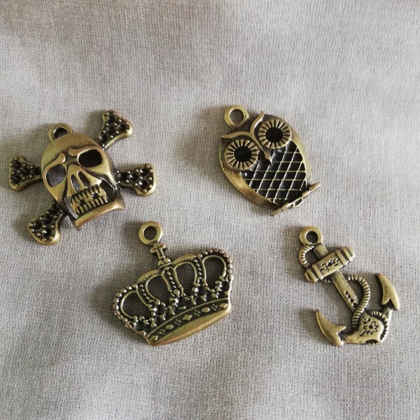 Zierniete Anhänger Totenkopf Skull Eule Anker Krone