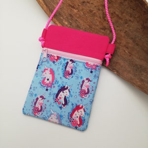 Brustbeutel Einhorn mit Namen Hellblau Pink