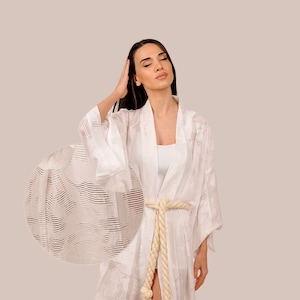 Kimono de novia blanco – Traje de boda matutino – Kimono de lujo hecho a mano – Traje de baño playero – Diseñado para diosas modernas