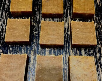 Jabón de aceite de árbol de té y cúrcuma, yogur griego, aceite de oliva y aceite de coco