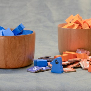 Tex&#39;s Board Game Token Bowls- Cherry
