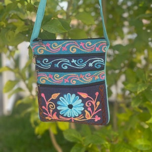 Mini sac brodé de fleurs en coton fait main pour passeport Sac en PP | Commerce équitable + fait main | Cadeaux |  Shopping Plage Festival Courses Fêtes