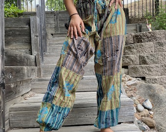 Pantalones cargo bohemios hechos a mano: estampado de hongos, cintura ajustable
