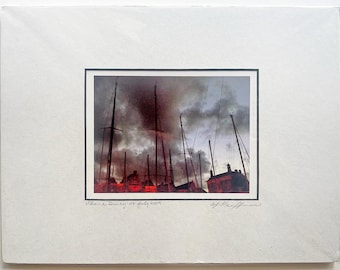 Segelboot Masten Fotodruck: Mattierter Sturmhimmel über dem Meer (12x9)